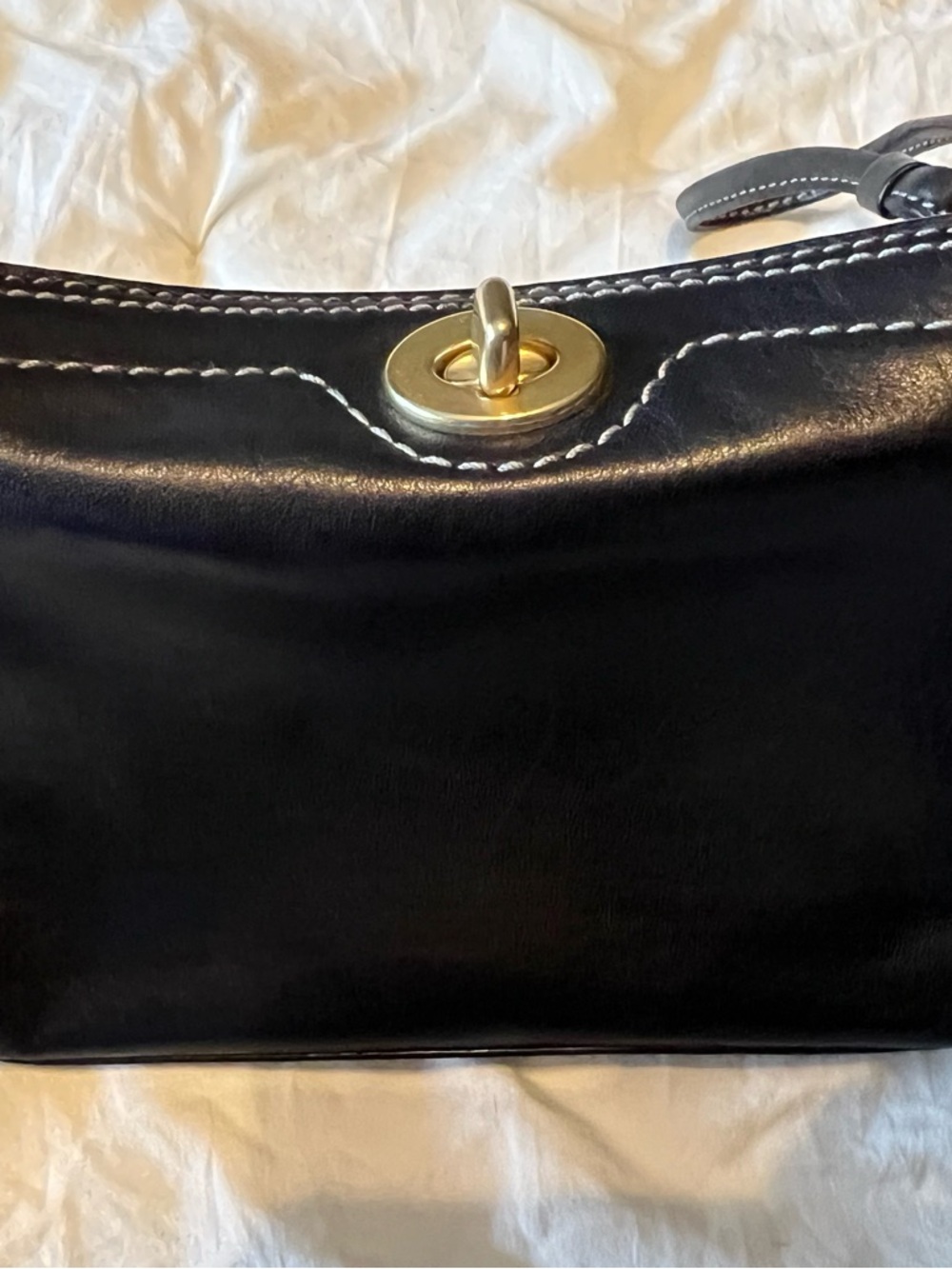 Coach Vintage Mini Turnlock Wristlet - Picture 14 of 16